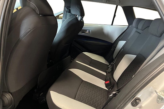 Toyota Corolla 13 of 21