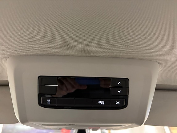 Volkswagen Caravelle 10 of 10