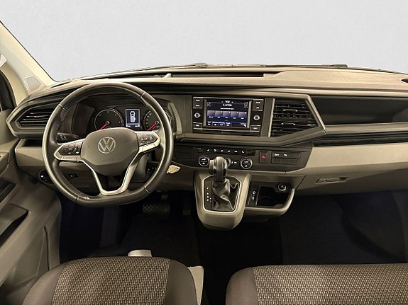 Volkswagen Caravelle 6 of 10