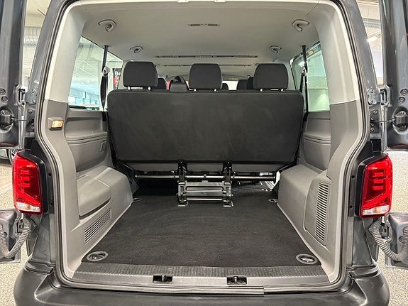 Volkswagen Caravelle 9 of 10
