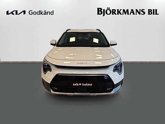 Kia Niro 2 of 24