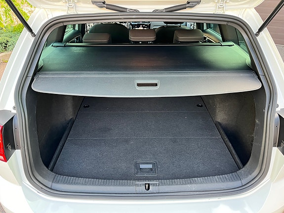 Volkswagen Golf VII 7 of 12