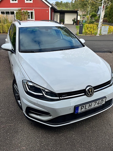 Volkswagen Golf VII 2 of 12