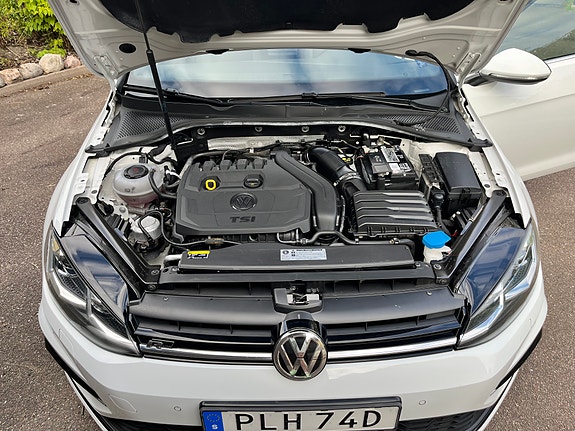 Volkswagen Golf VII 12 of 12