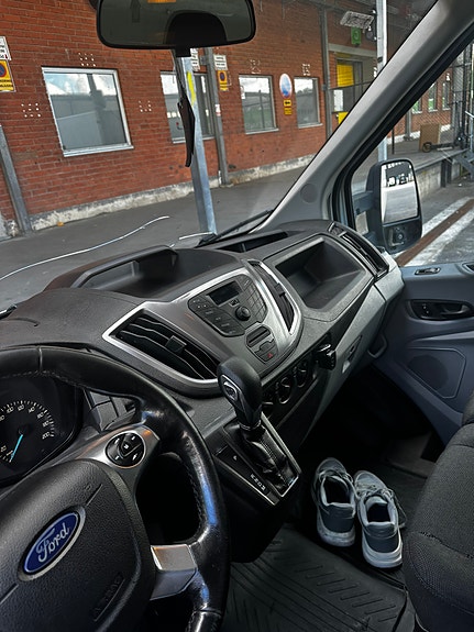 Ford Transit 10 of 13