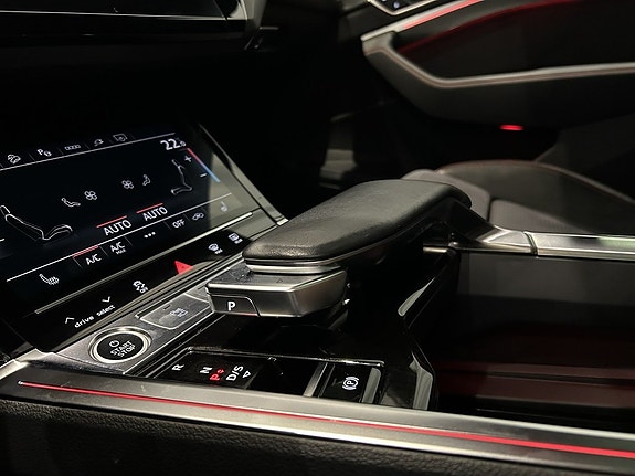Audi Q8 e-tron 17 of 18