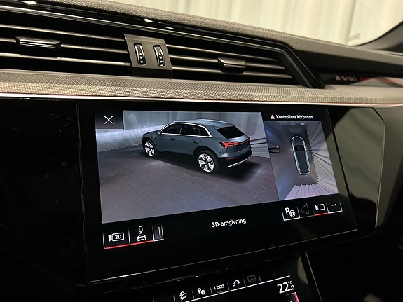Audi Q8 e-tron 15 of 18