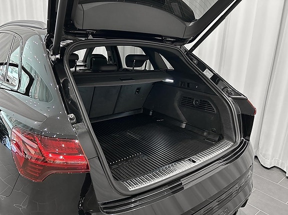 Audi Q8 e-tron 4 of 18