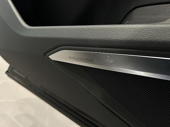 Audi Q8 e-tron 12 of 18