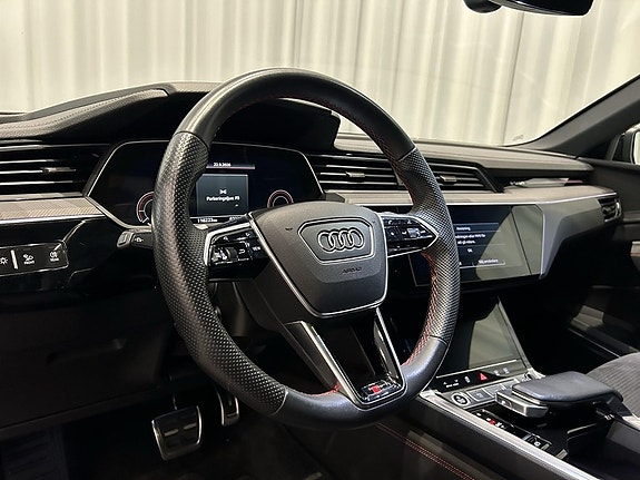 Audi Q8 e-tron 11 of 18