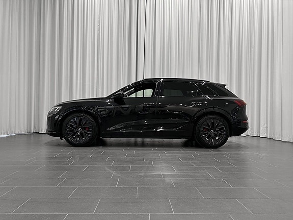 Audi Q8 e-tron 2 of 18