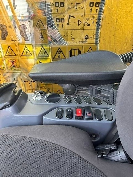 Komatsu PC 290 LC 17 of 20