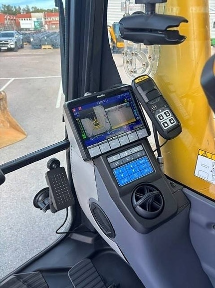 Komatsu PC 290 LC 16 of 20
