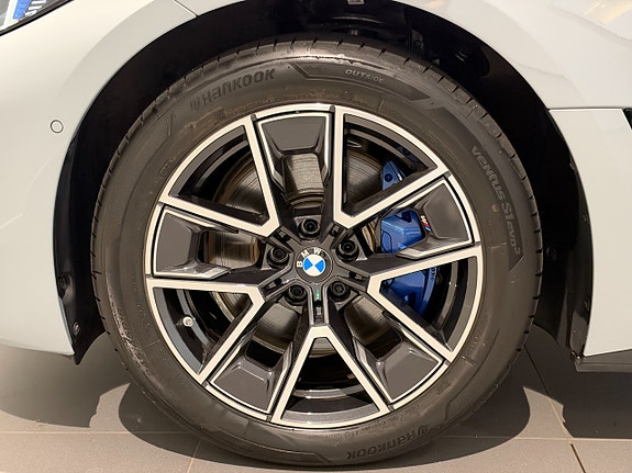 BMW i4 5 of 18