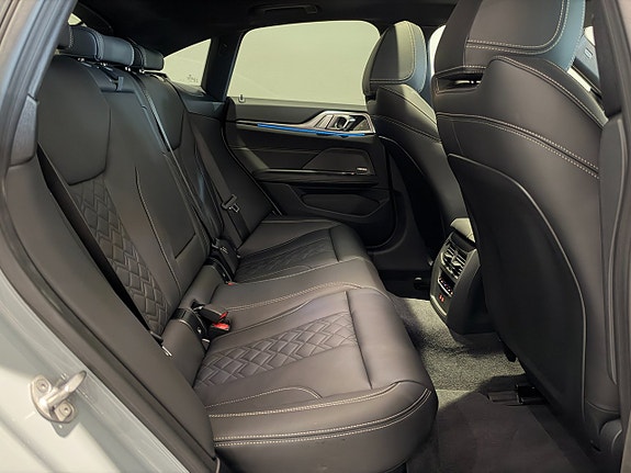 BMW i4 7 of 18