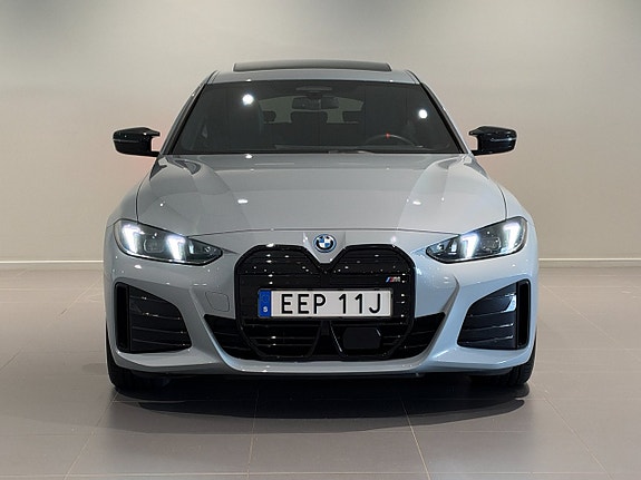 BMW i4 2 of 18