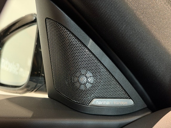 BMW i4 11 of 18