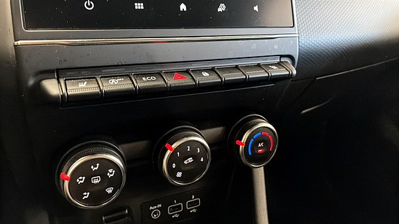 Renault Clio 12 of 12