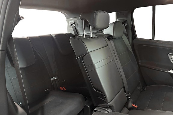 Mercedes-Benz GLB250+ 17 of 28