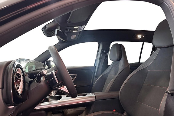 Mercedes-Benz GLB250+ 12 of 28