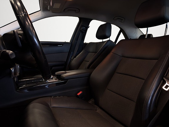 Mercedes-Benz E250 10 of 23