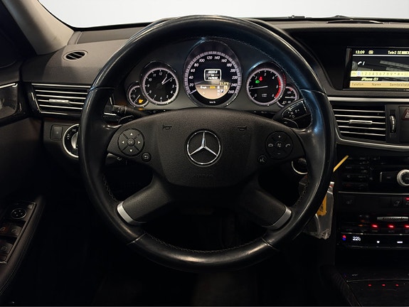 Mercedes-Benz E250 14 of 23