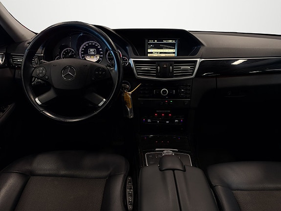 Mercedes-Benz E250 9 of 23