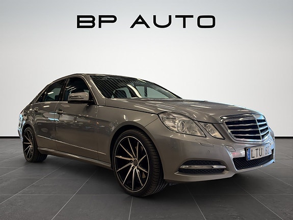 Mercedes-Benz E250 8 of 23