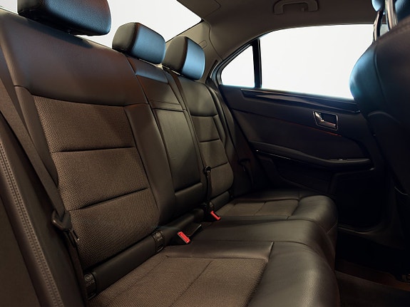 Mercedes-Benz E250 13 of 23
