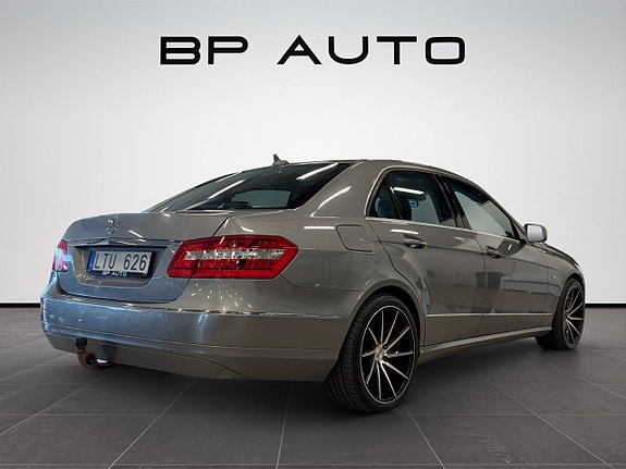 Mercedes-Benz E250 6 of 23