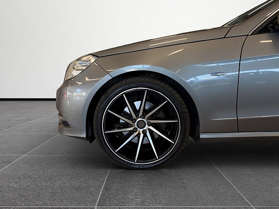 Mercedes-Benz E250 23 of 23