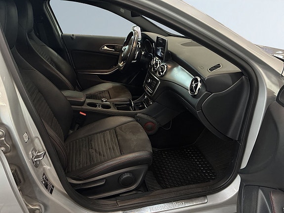 Mercedes-Benz GLA220 d 10 of 22