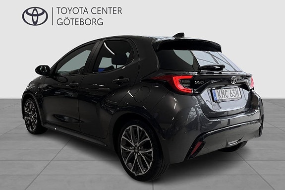 Toyota Yaris 3 of 12