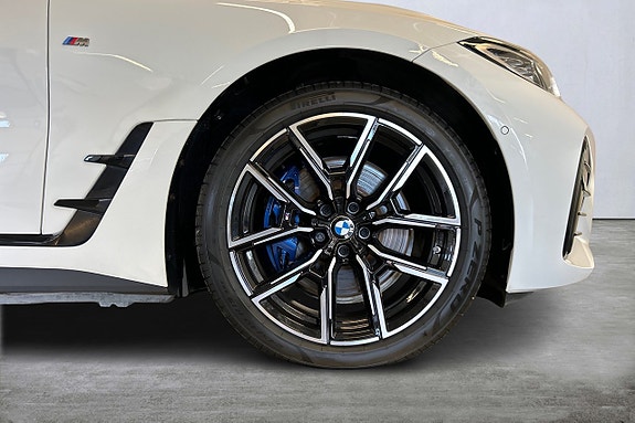 BMW i4 10 of 27