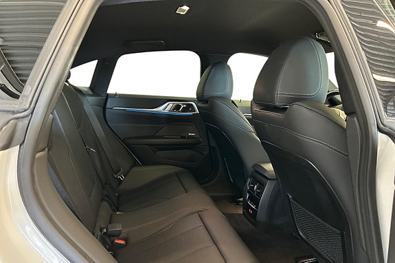 BMW i4 23 of 27