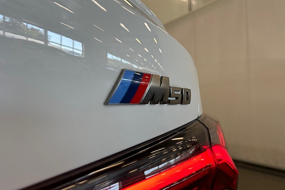 BMW i4 8 of 27