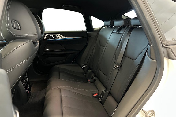 BMW i4 24 of 27