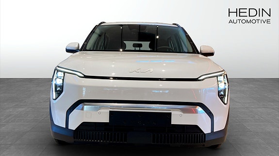 Kia EV3 8 of 19