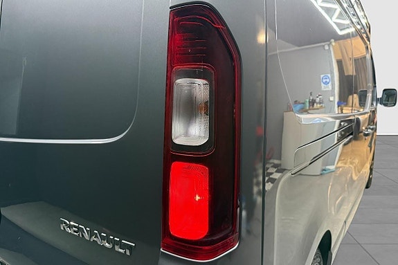 Renault Trafic 10 of 15