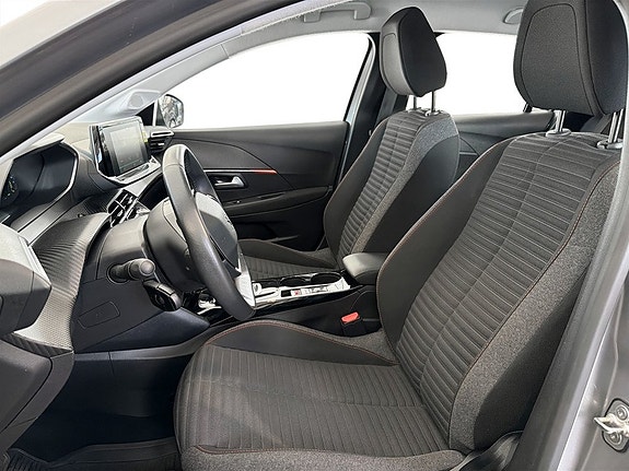 Peugeot e-208 4 of 17