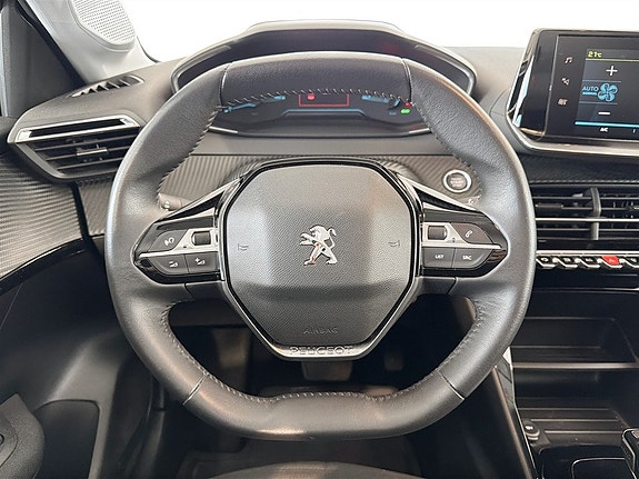 Peugeot e-208 7 of 17