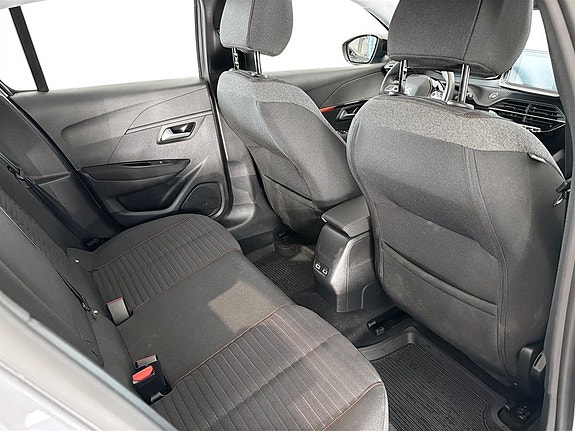 Peugeot e-208 14 of 17