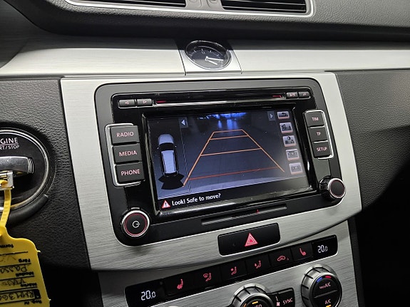 Volkswagen Passat Alltrack 8 of 15