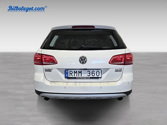 Volkswagen Passat Alltrack 4 of 15