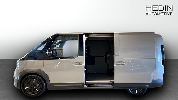 Kia PV5 3 of 17
