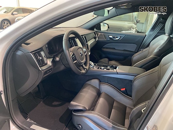 Volvo V60 7 of 21