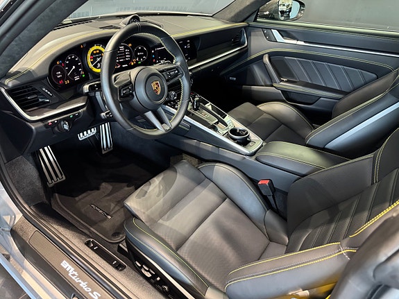 Porsche 911 3 of 21