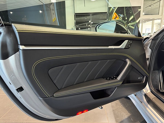 Porsche 911 8 of 21