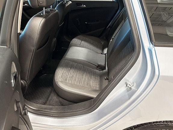Opel Astra 8 of 11