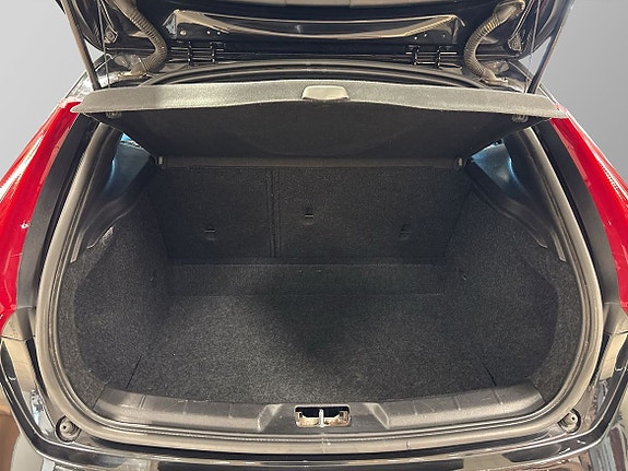Volvo V40 11 of 15